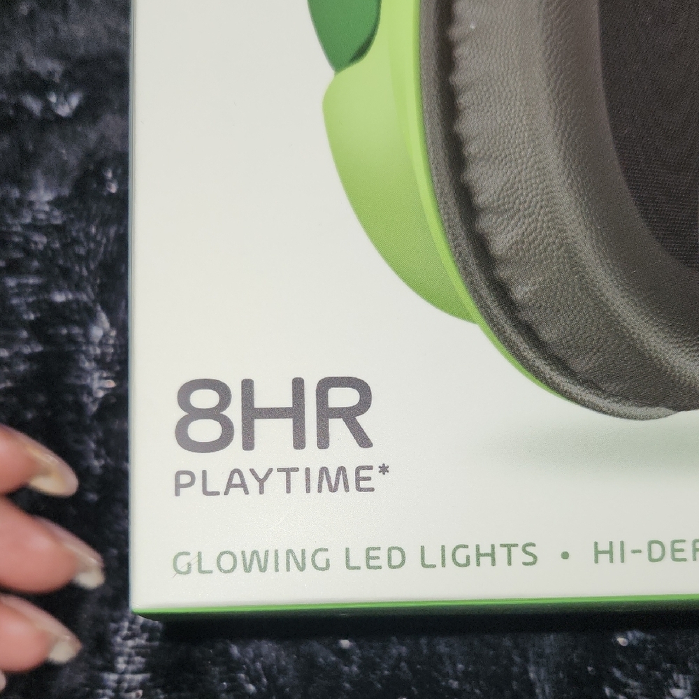 NIB..Green Dinosaur Wireless Headphones - Picture 2 of 7